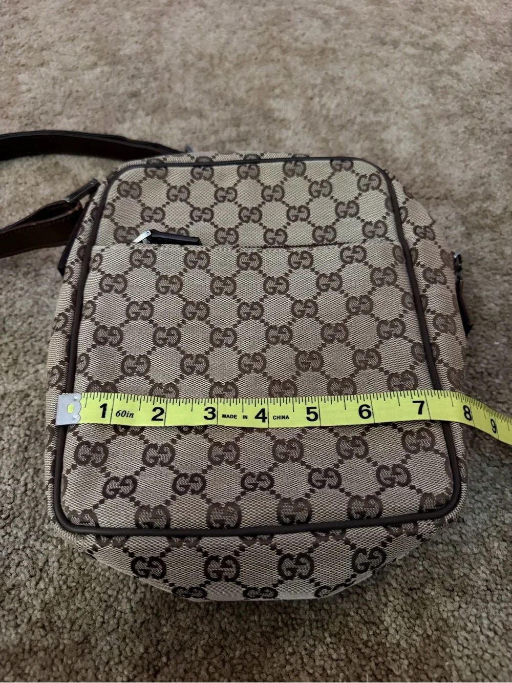 Gucci compact messenger